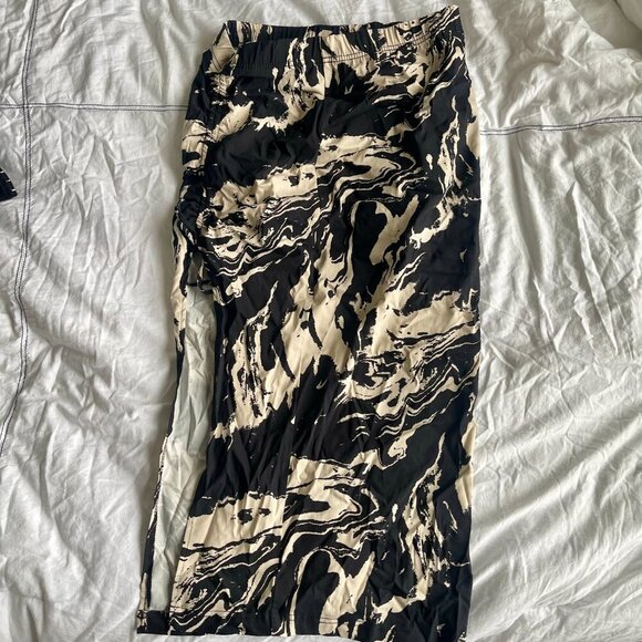 NWT Black and White Midi Ruched Skirt Set - Picture 8 of 8